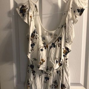 A&F open back flowery blouse